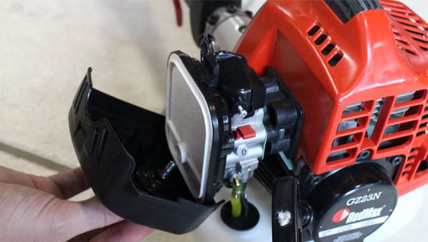 Redmax-Remove-Air-Filter-cover